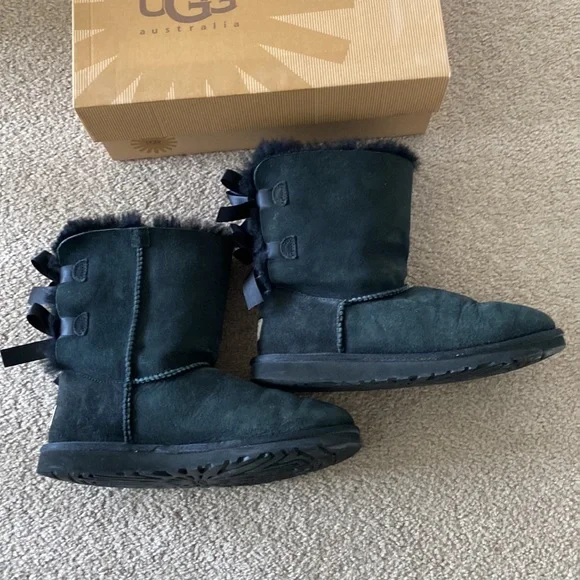 “Ugg Australia” K Bailey Bow, black boot; size6 - Picture 12 of 16